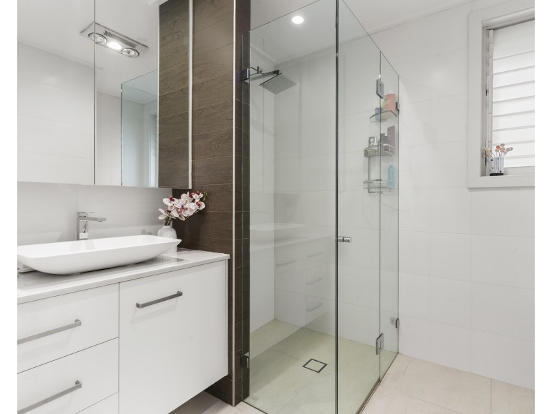 30 Oak Road, Kirrawee NSW 2232