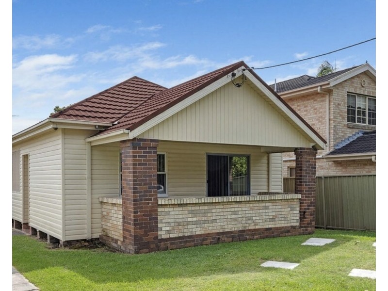 99 The Grand Parade, Sutherland NSW 2232