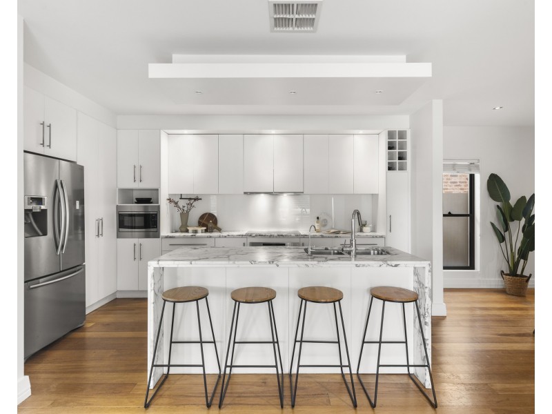 8 Seine Place, Miranda NSW 2228