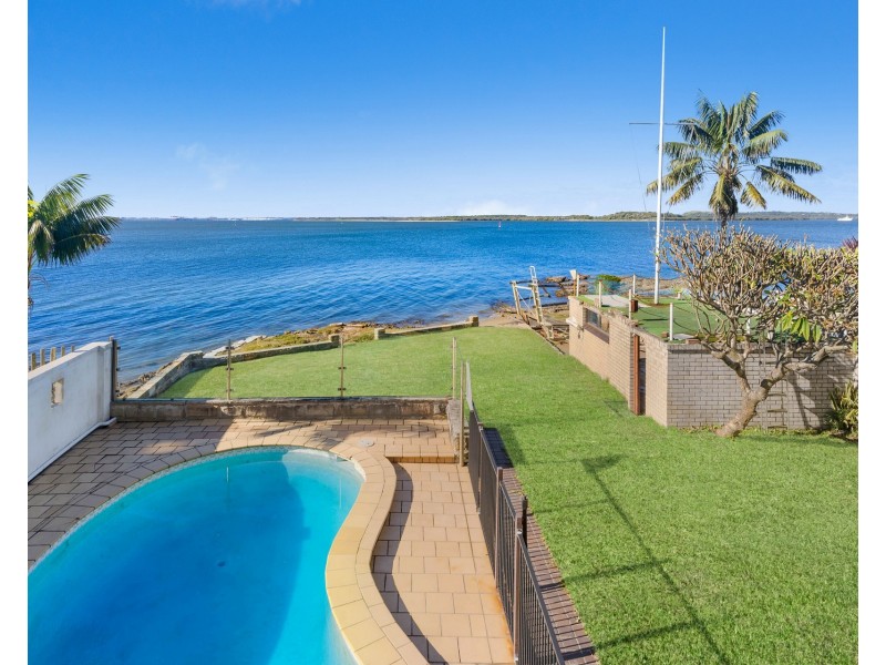 14 Woodlands Road, Taren Point NSW 2229