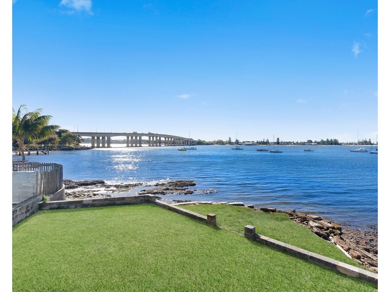 14 Woodlands Road, Taren Point NSW 2229