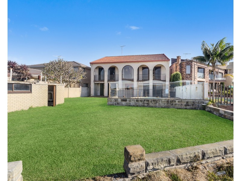 14 Woodlands Road, Taren Point NSW 2229