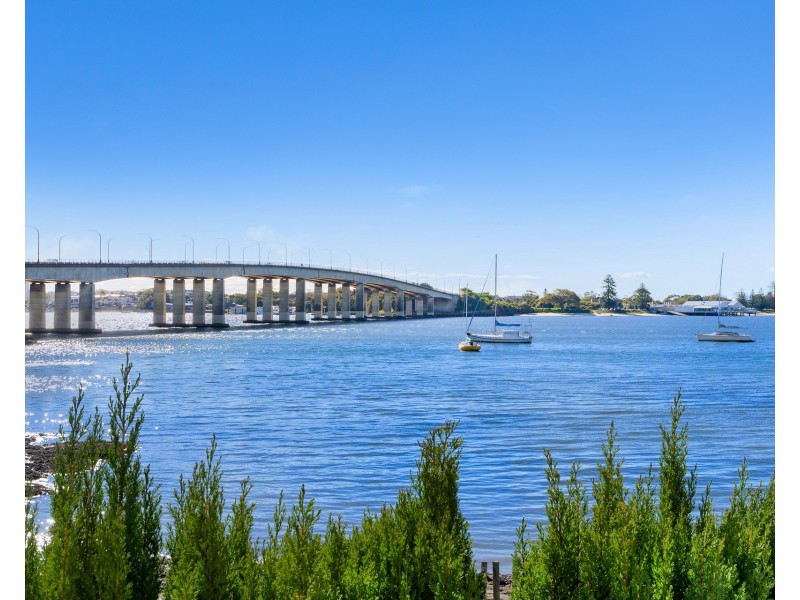 14 Woodlands Road, Taren Point NSW 2229