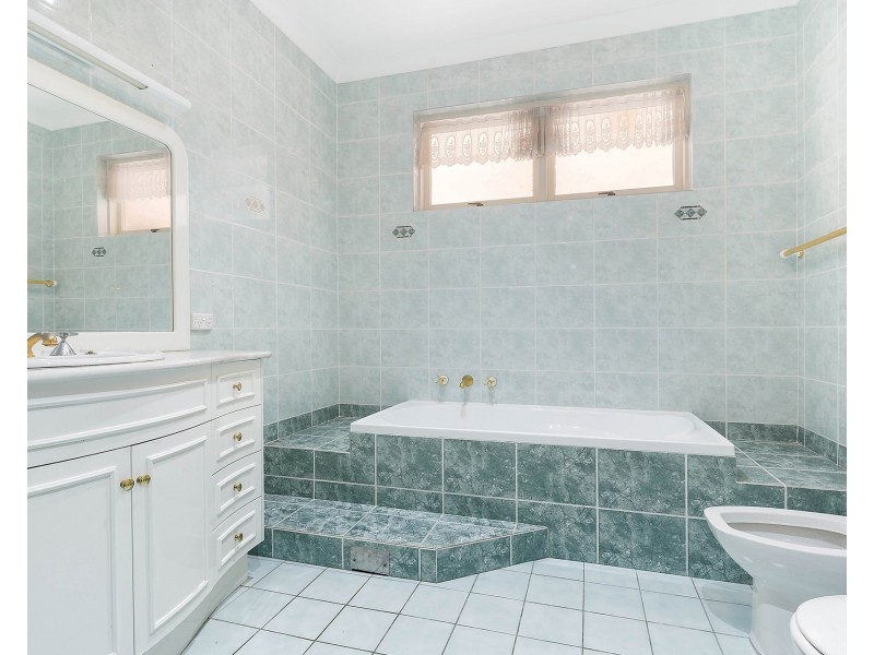 14 Woodlands Road, Taren Point NSW 2229