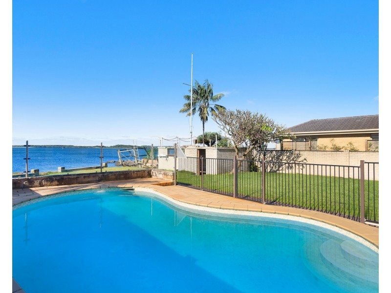 14 Woodlands Road, Taren Point NSW 2229