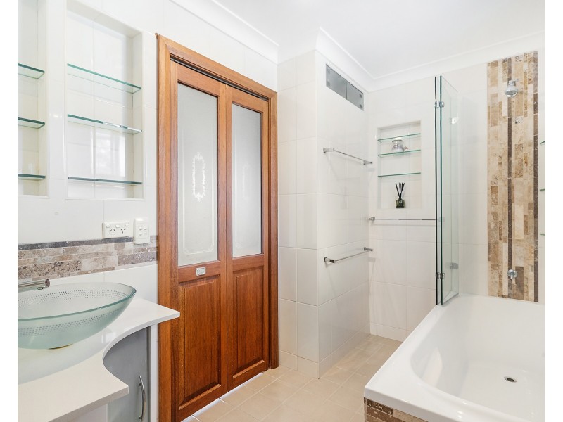 18 Tea Tree Place, Kirrawee NSW 2232