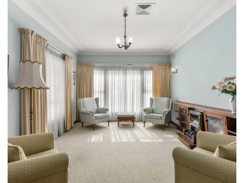 15 Faye Avenue, Blakehurst NSW 2221