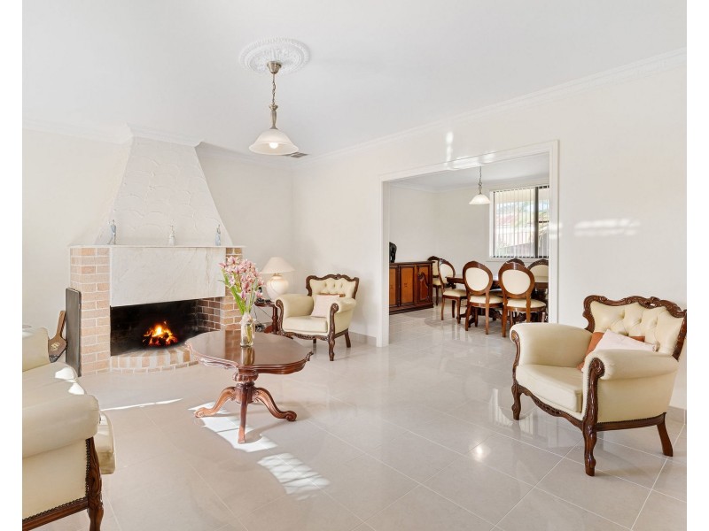 12 Flint Place, Illawong NSW 2234