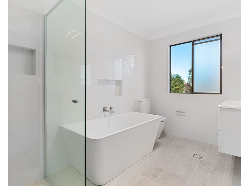 12 Flint Place, Illawong NSW 2234