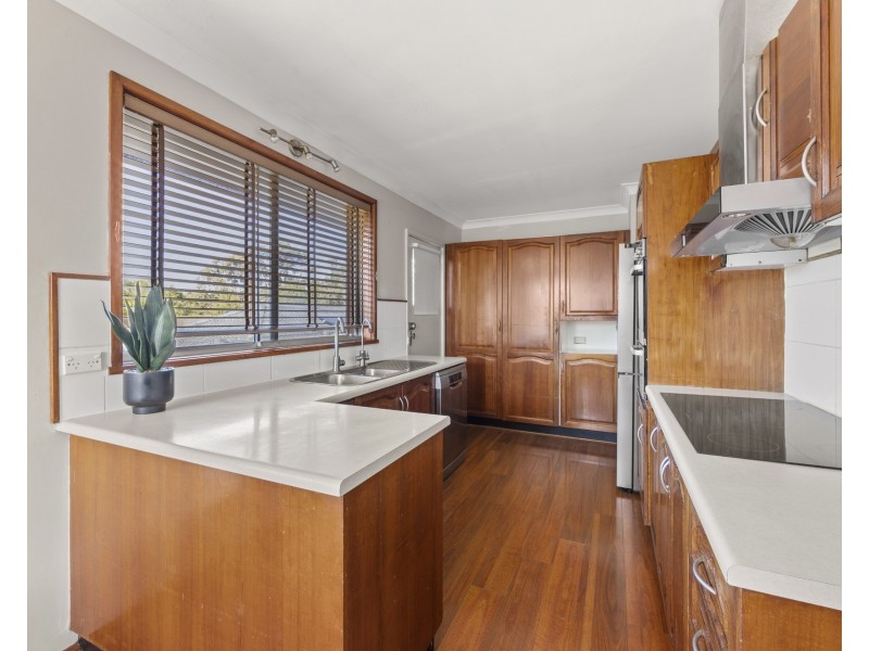 10 Kannan Place, Kirrawee NSW 2232