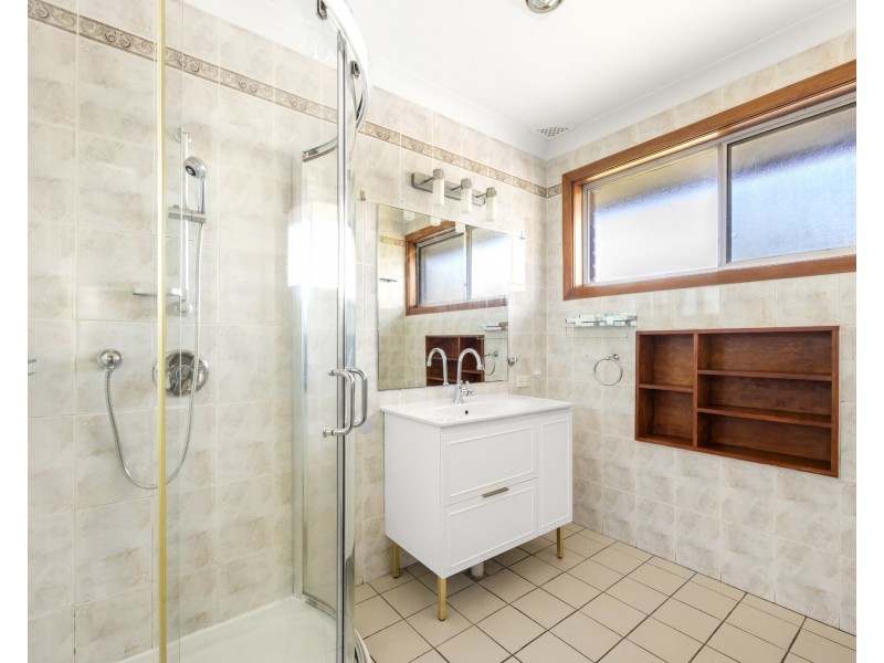 10 Kannan Place, Kirrawee NSW 2232