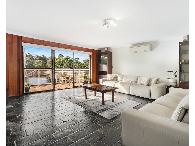 18 Tea Tree Place, Kirrawee NSW 2232