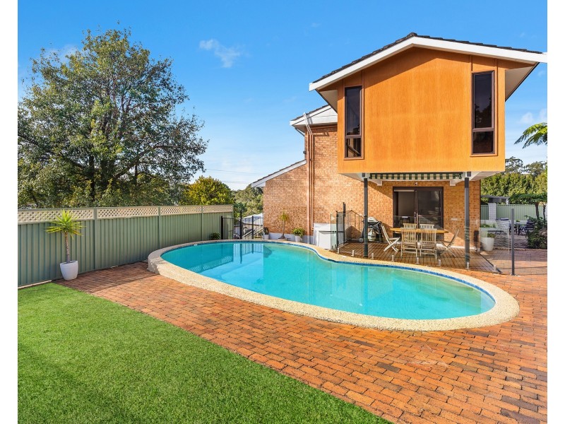 18 Tea Tree Place, Kirrawee NSW 2232