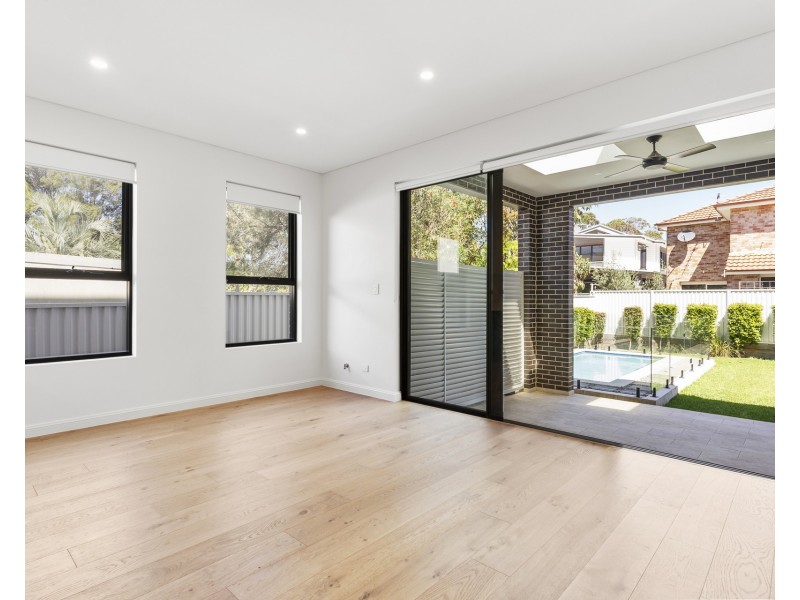16a Drake Avenue, Caringbah NSW 2229