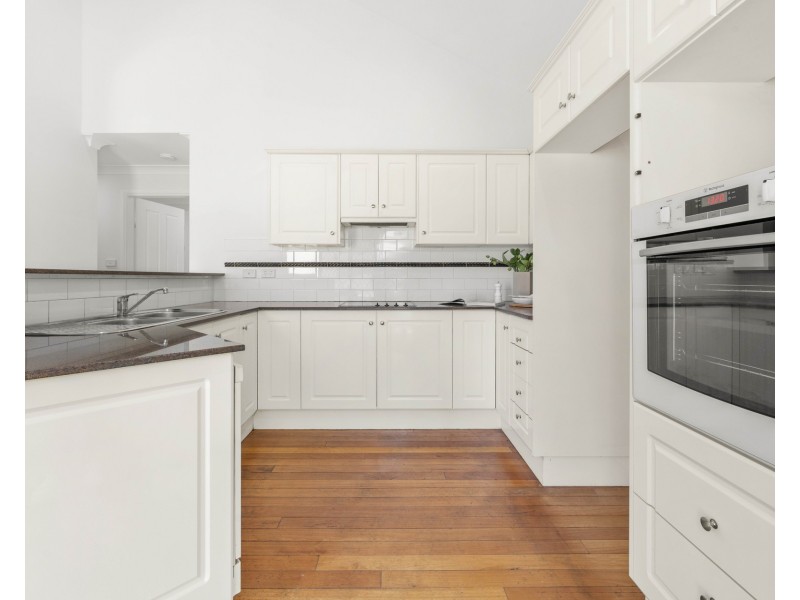 1/28 Hunter Street, Kirrawee NSW 2232