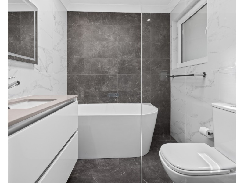 5 Warrangaree Drive, Woronora Heights NSW 2233