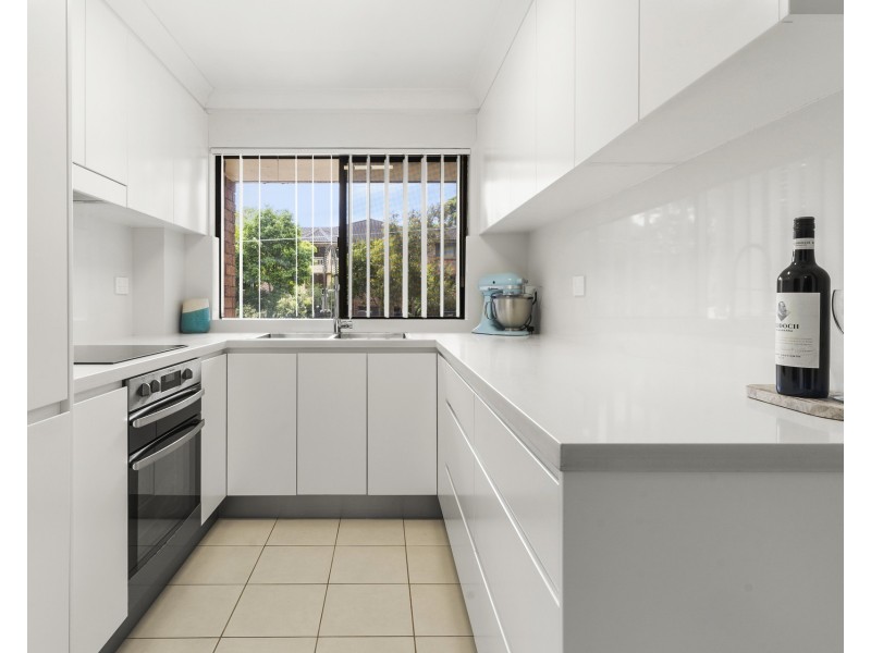 2/63-69 Auburn Street, Sutherland NSW 2232