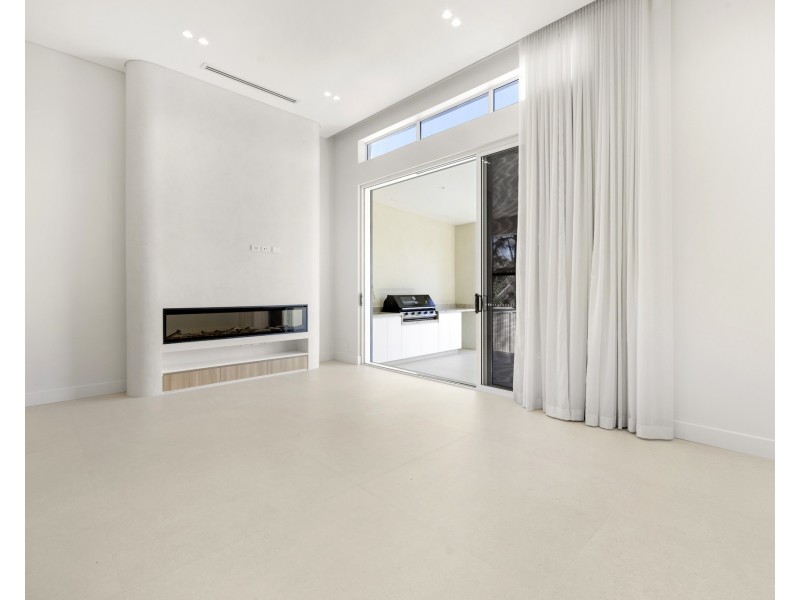 36b Easton Avenue, Sylvania NSW 2224