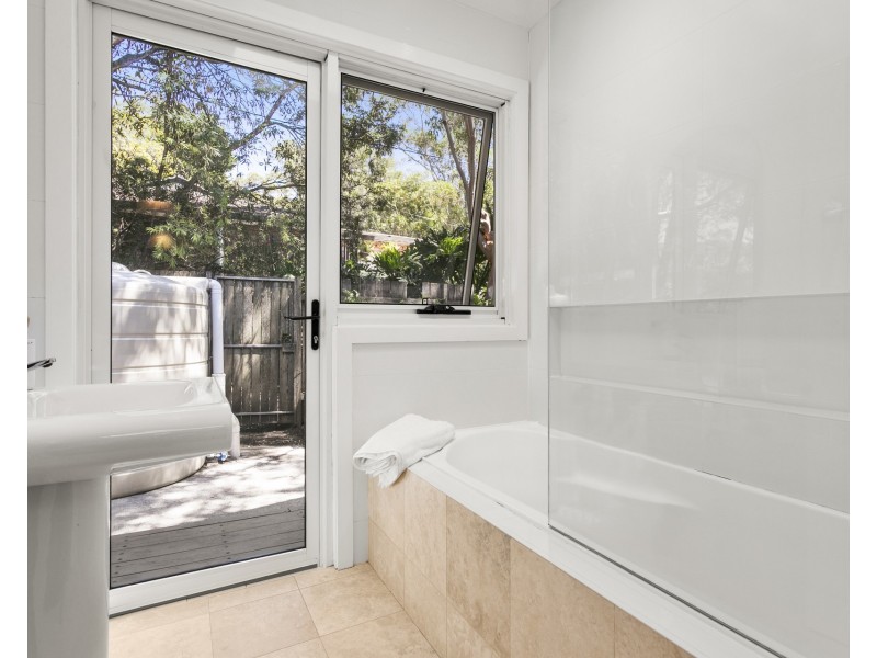 4 Ellesmere Road, Gymea Bay NSW 2227