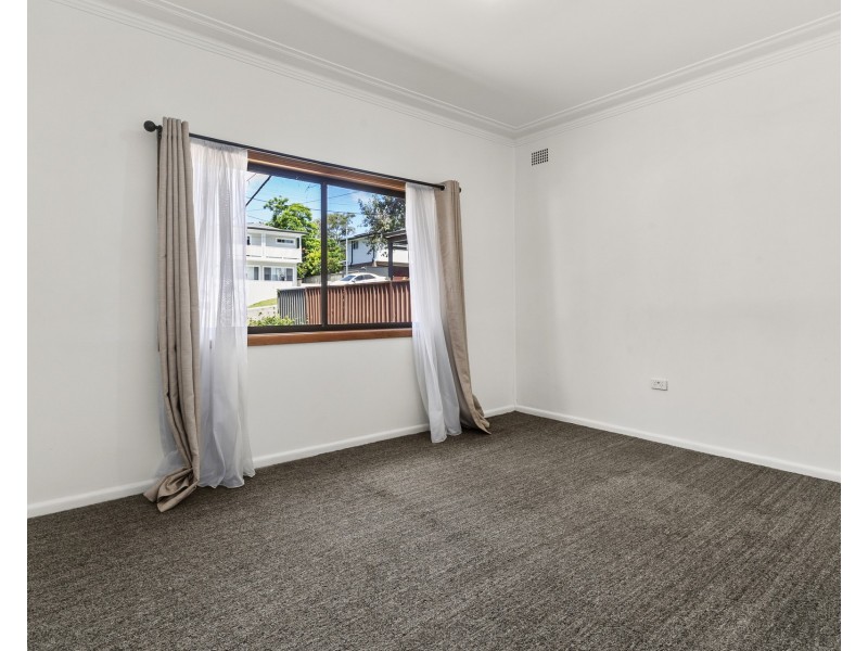 11 Hunter Street, Heathcote NSW 2233