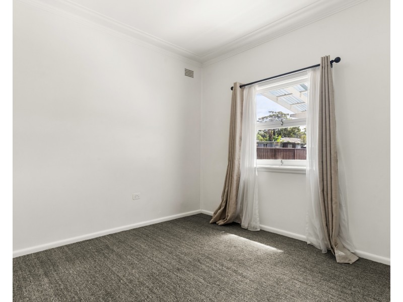 11 Hunter Street, Heathcote NSW 2233