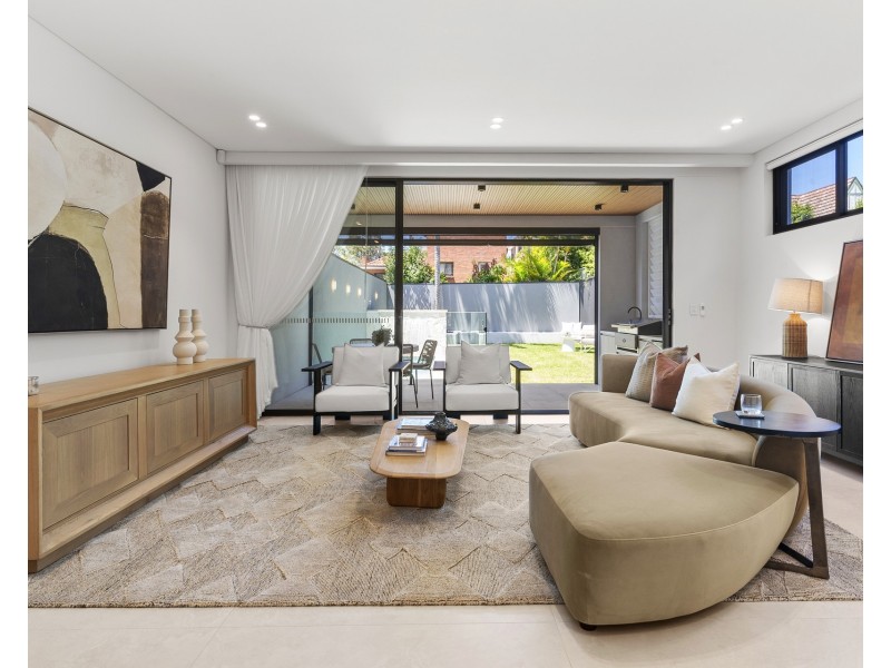 4b Rocklea Crescent, Sylvania NSW 2224