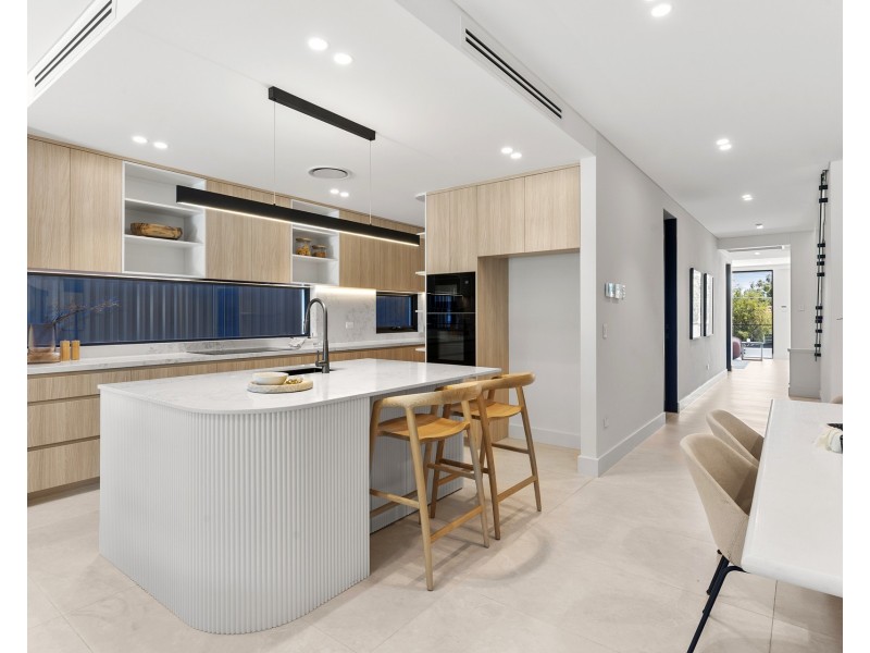 4b Rocklea Crescent, Sylvania NSW 2224