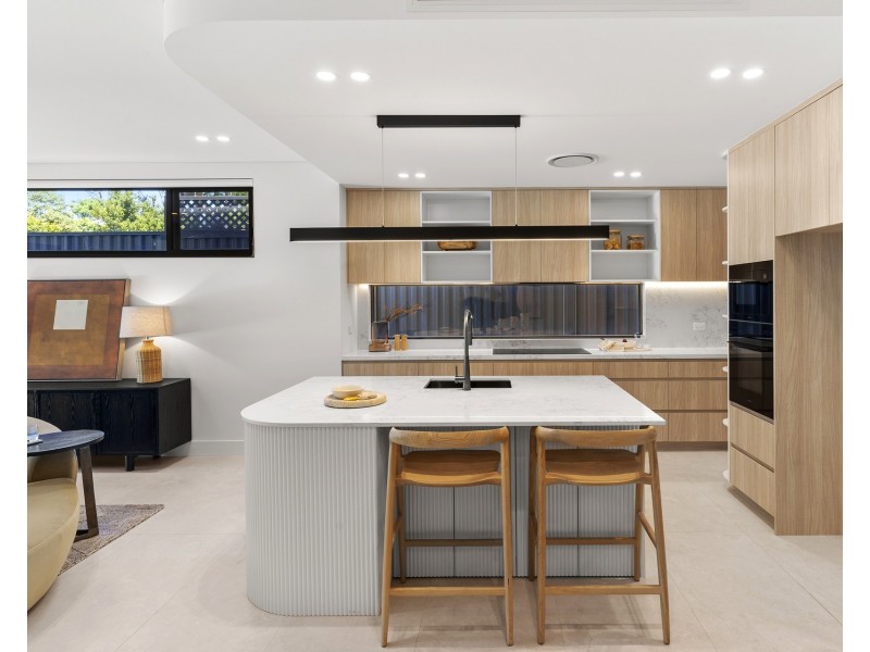 4b Rocklea Crescent, Sylvania NSW 2224