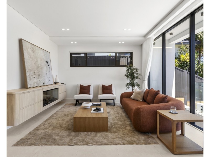 4b Rocklea Crescent, Sylvania NSW 2224