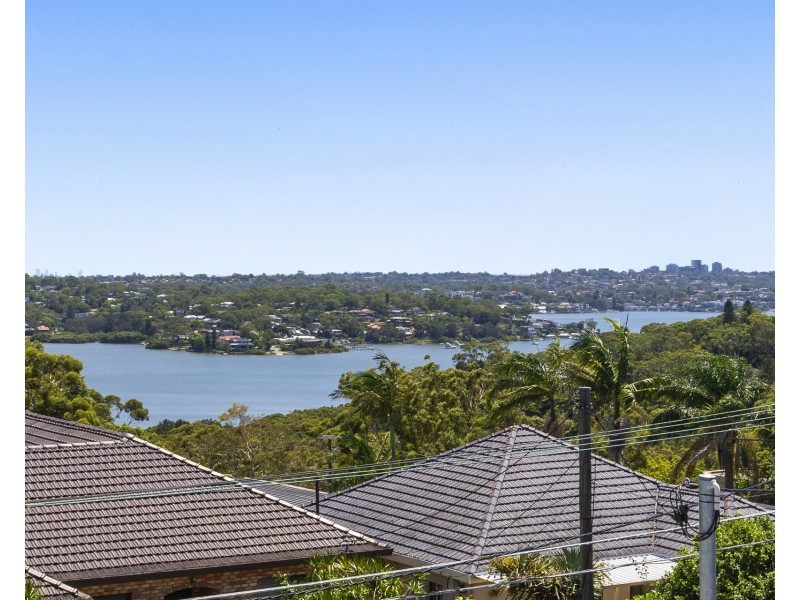 4b Rocklea Crescent, Sylvania NSW 2224