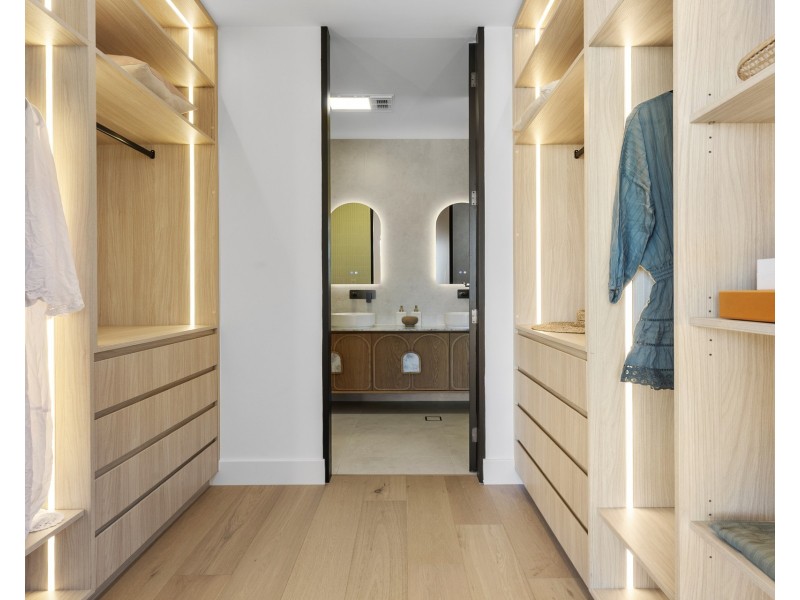 4b Rocklea Crescent, Sylvania NSW 2224