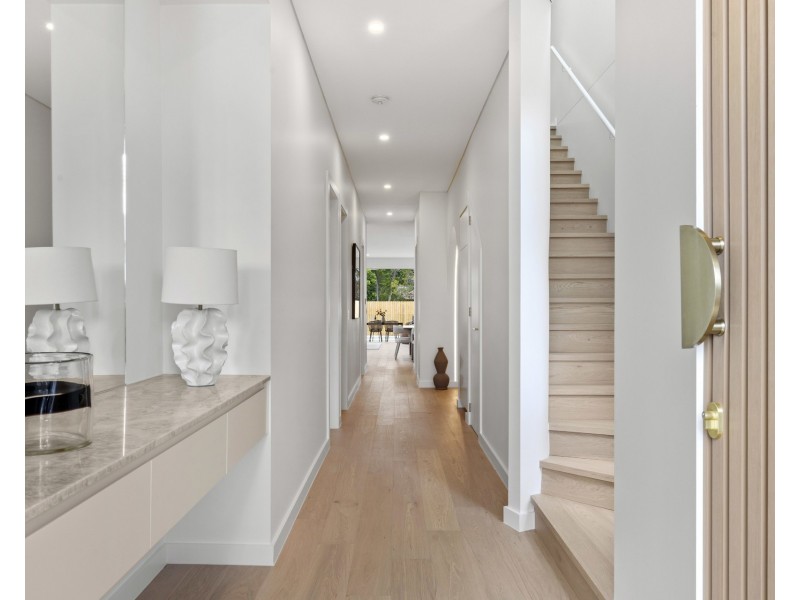 8a Quest Avenue, Yowie Bay NSW 2228