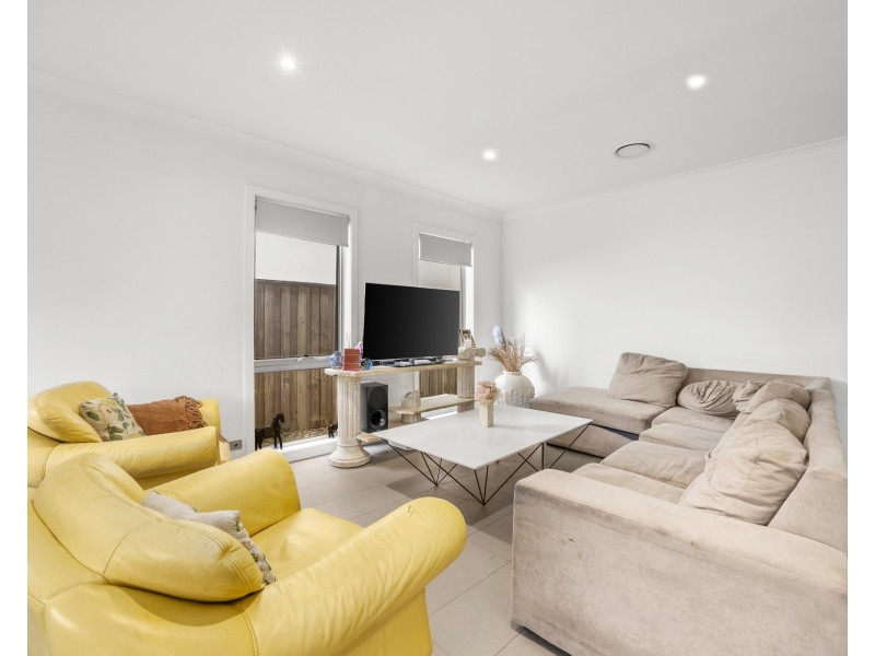 26 Hennessey Avenue, Moorebank NSW 2170