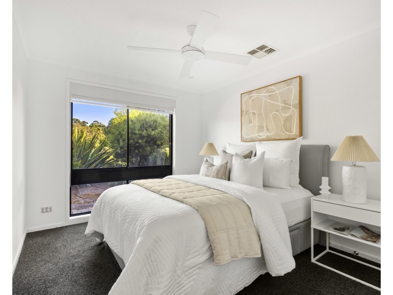 6 Shand Close, Illawong NSW 2234