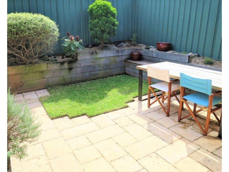 3/110 Auburn Street, Kirrawee NSW 2232