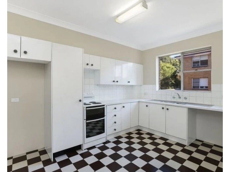 13/75 Auburn Street, Sutherland NSW 2232