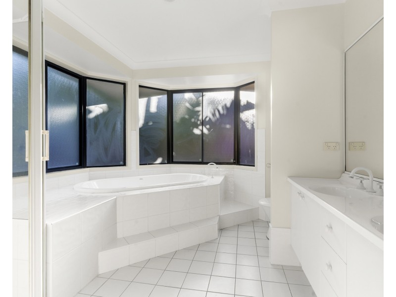 81 Warrangarree Drive, Woronora Heights NSW 2233