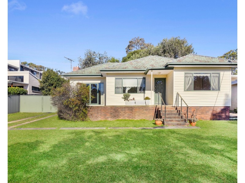 32 Wollun Street, Como NSW 2226