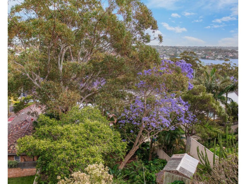 27 Rocklea Crescent, Sylvania NSW 2224
