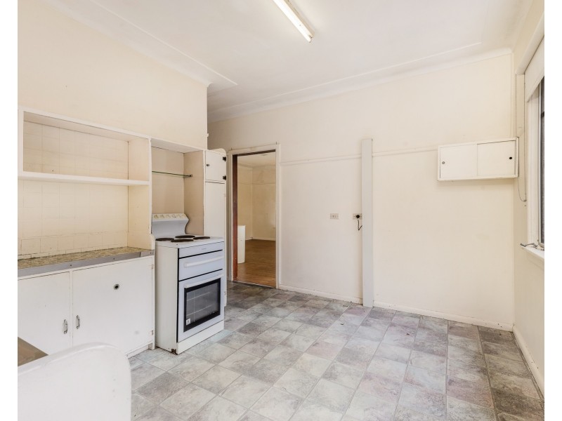 27 Rocklea Crescent, Sylvania NSW 2224