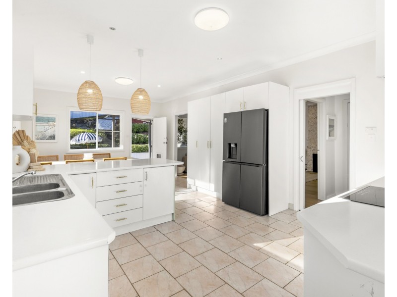 98 Prince Edward Park Road, Woronora NSW 2232