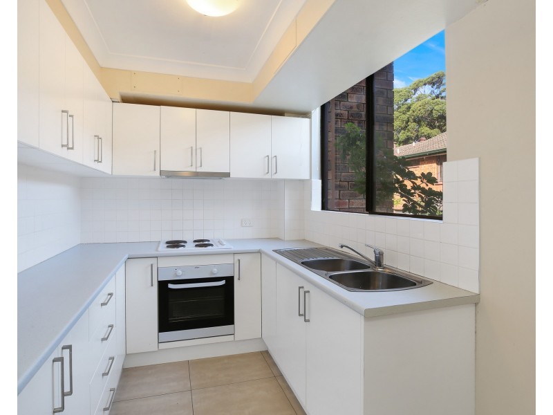 4/98 Glencoe Street, Sutherland NSW 2232
