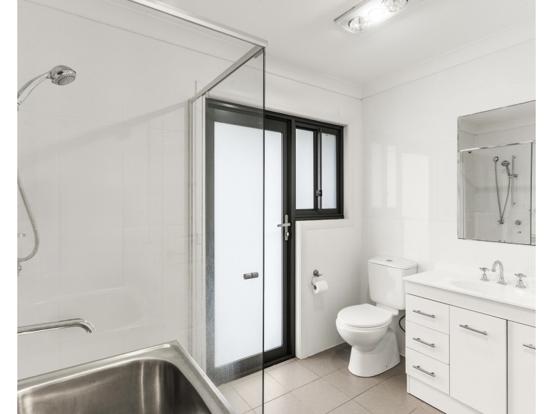 1A Deakin Street, Kirrawee NSW 2232