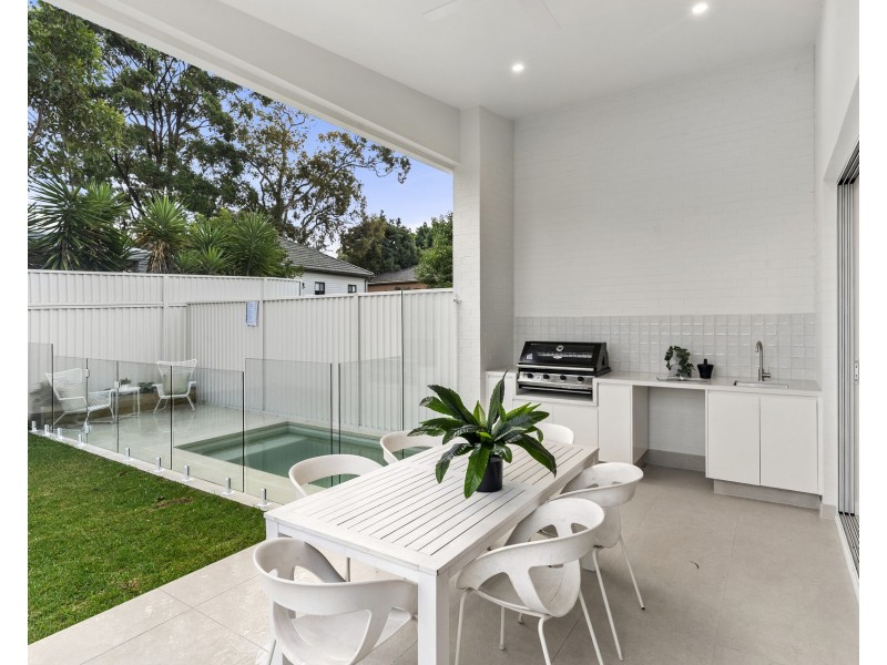 17b Kirrawee Avenue, Kirrawee NSW 2232