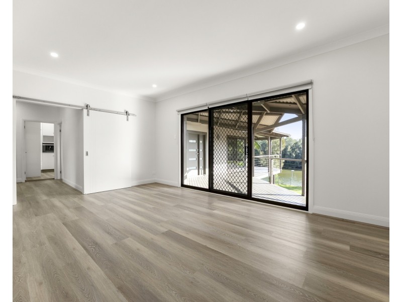 246 Henry Lawson Drive, Georges Hall NSW 2198