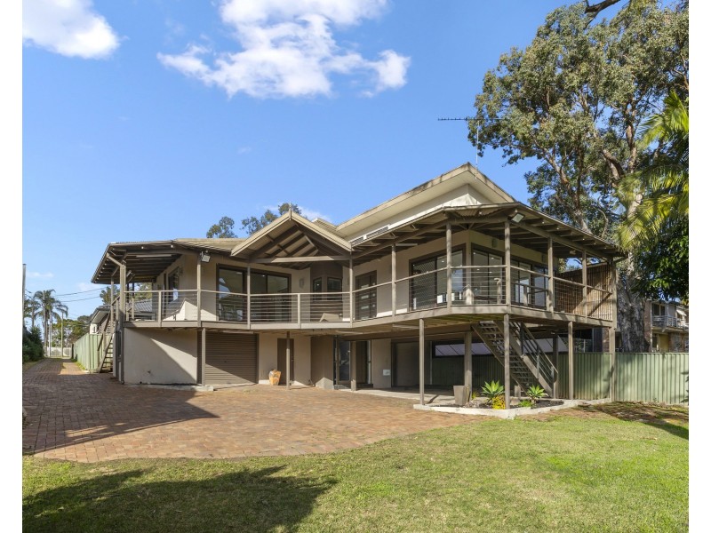 246 Henry Lawson Drive, Georges Hall NSW 2198