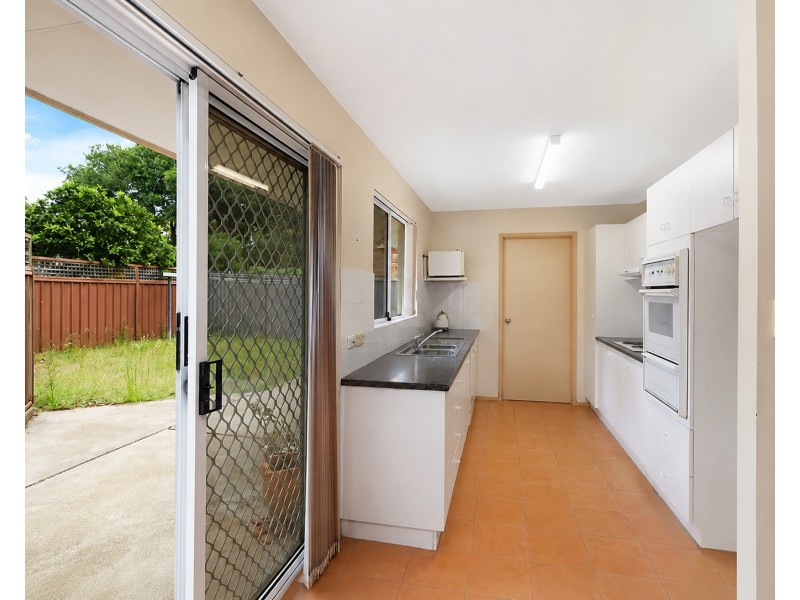 1/35 Girraween Avenue, Como NSW 2226