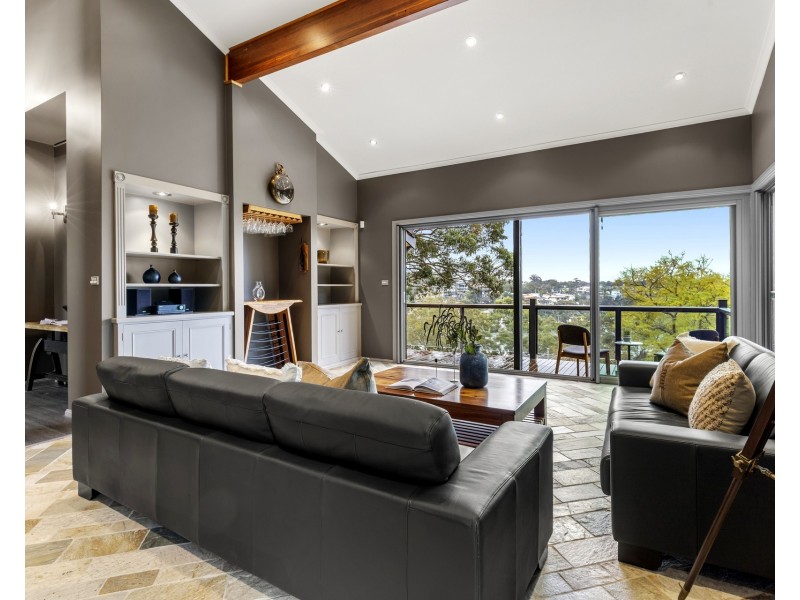 12 Stuart Close, Illawong NSW 2234