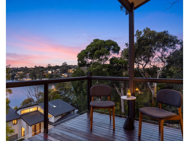 12 Stuart Close, Illawong NSW 2234