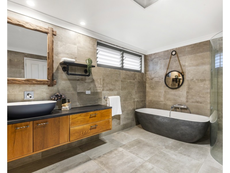 12 Stuart Close, Illawong NSW 2234